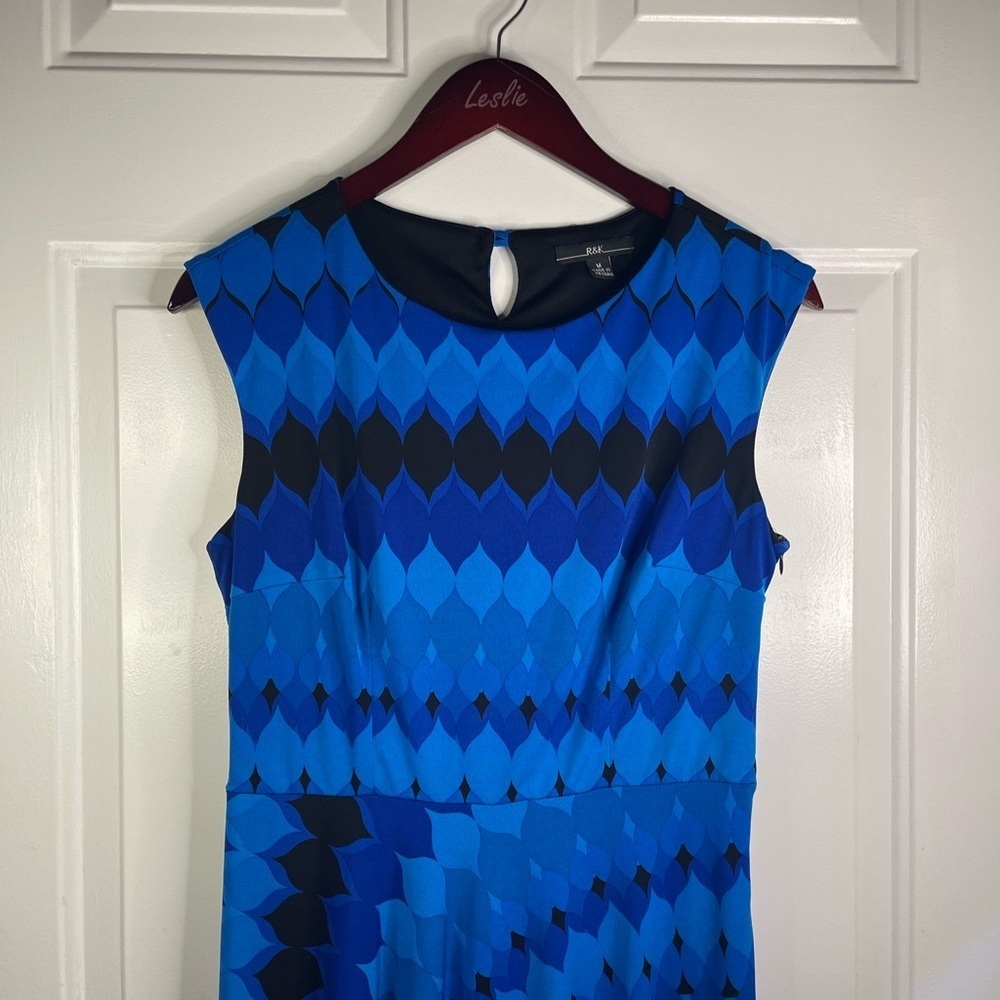 R & K fit and flare sleeveless blue striped dress. - Picture 5 of 10